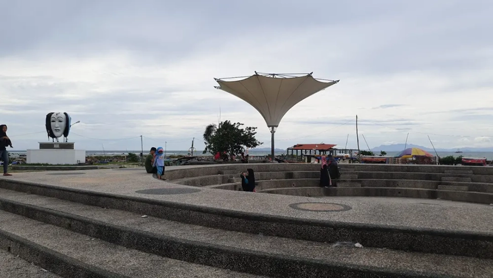 img of Kalianda Bom Dermaga: Pelabuhan Tradisional dengan Sejarah yang Kaya